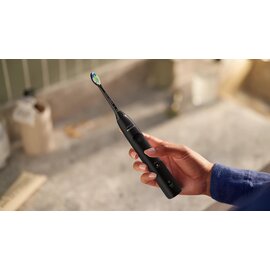 Зображення 3 Зубна щітка Philips HX7111/01