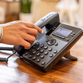 Зображення 2 VoIP телефон Poly Edge B20 (82M83AA) з дисплеєм