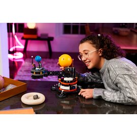 Зображення 2 Конструктор Lego Technic Земля и Луна на орбите (42179)