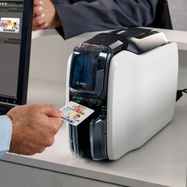 Изображение 4 Принтер пластиковых карт Zebra ZC11-0000000EM00