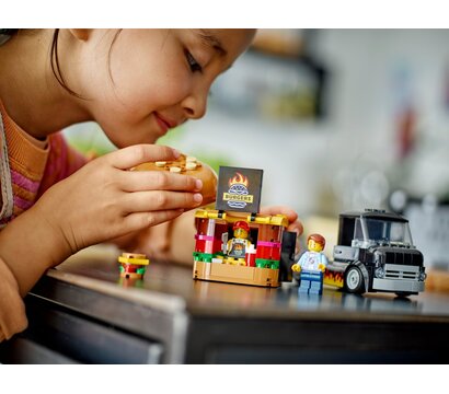 Зображення 4 Конструктор Lego City Грузовик с гамбургерами (60404)