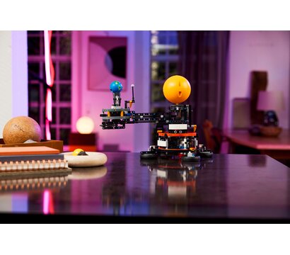 Зображення 4 Конструктор Lego Technic Земля и Луна на орбите (42179)