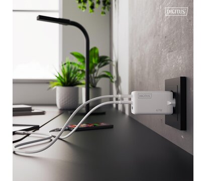 Зображення 2 Зарядний пристрій Digitus 2xUSB-C + 1xUSB 67W GaN (DA-10303)