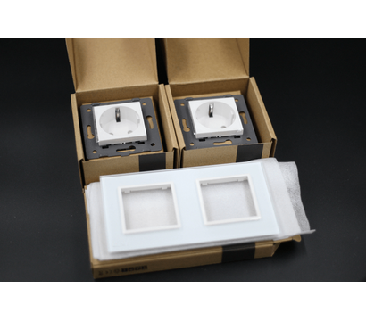 Изображение 2 Розетка Livolo VL-C7C2EU-11 16А White glass с шторками