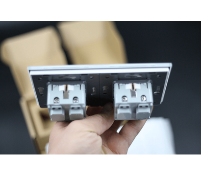 Изображение 3 Розетка Livolo VL-C7C2EU-11 16А White glass с шторками