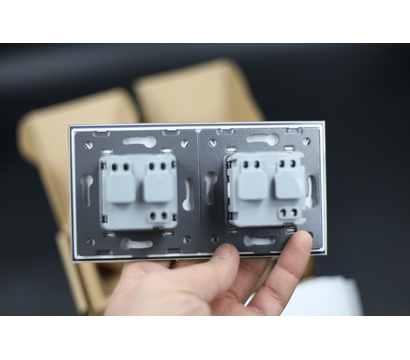 Изображение 4 Розетка Livolo VL-C7C2EU-11 16А White glass с шторками