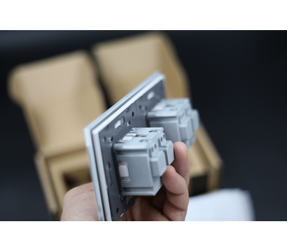 Изображение 5 Розетка Livolo VL-C7C2EU-11 16А White glass с шторками