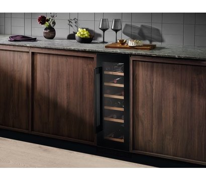 Изображение 2 Холодильник Electrolux EWUS020B5B