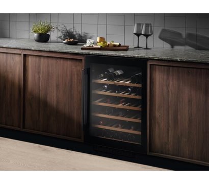 Изображение 2 Холодильник Electrolux EWUS052B5B