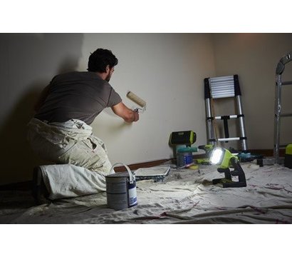 Изображение 3 Светодиодный прожектор Ryobi RLFD18-0